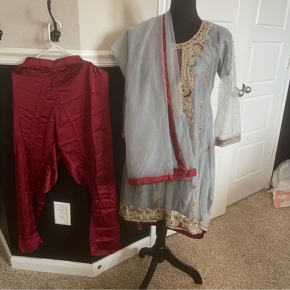 Handmade Beaded Embroidered Dress Pakistani Indian Bollywood Wear Party wear 3pc - Picture 1 of 7